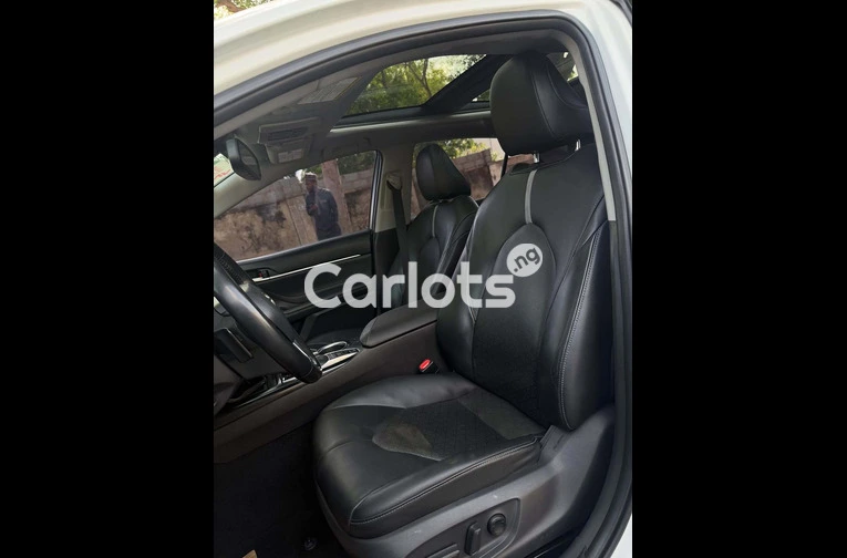 Foreign Used 2018 TOYOTA CAMRY XSE for sale in Asokoro, FCT - photo 6 of 7