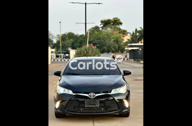 2016 TOYOTA CAMRY LE - 2/7