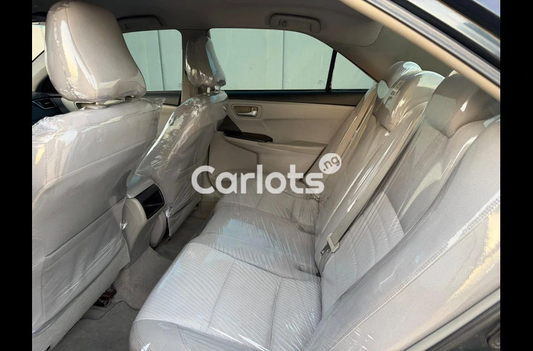 2016 TOYOTA CAMRY LE - 6/7