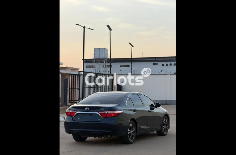 2016 TOYOTA CAMRY LE - 7/7