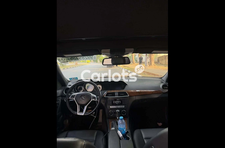 2012 MERCEDES-BENZ C300 - 4/7