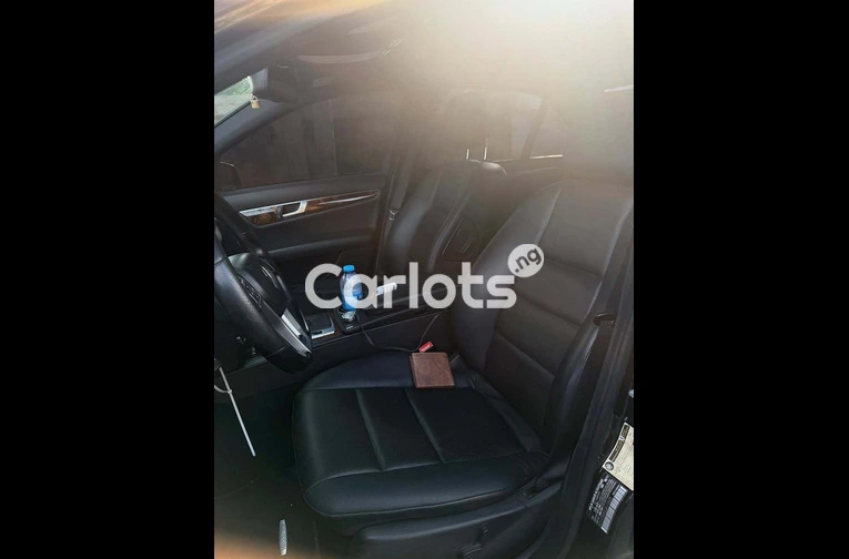 2012 MERCEDES-BENZ C300 - 5/7