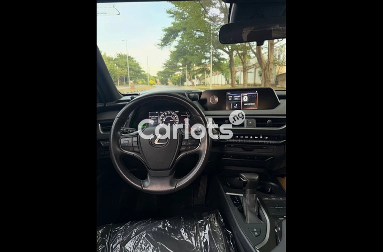 2024 LEXUS UX200 - 4/7