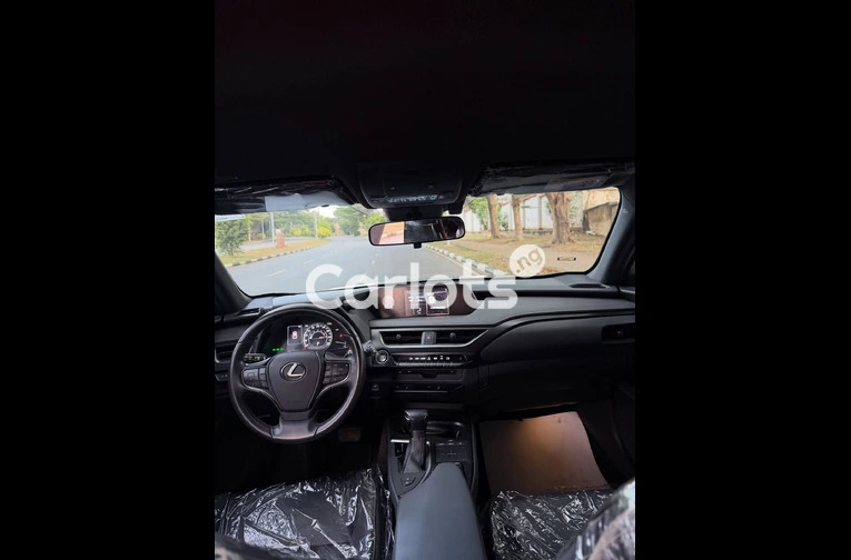 2024 LEXUS UX200 - 5/7