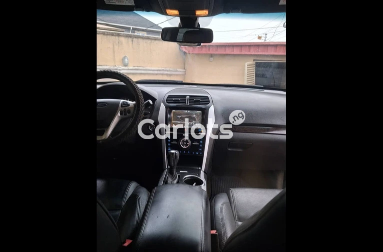 Nigerian used 2013 Ford Explorer for sale in Gbagada, Lagos - photo 2 of 7