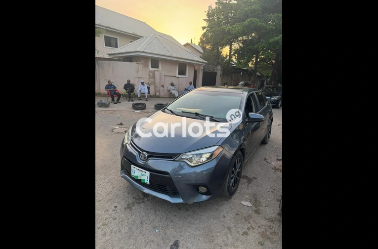 2015 CLEAN USED COROLLA - 3/6