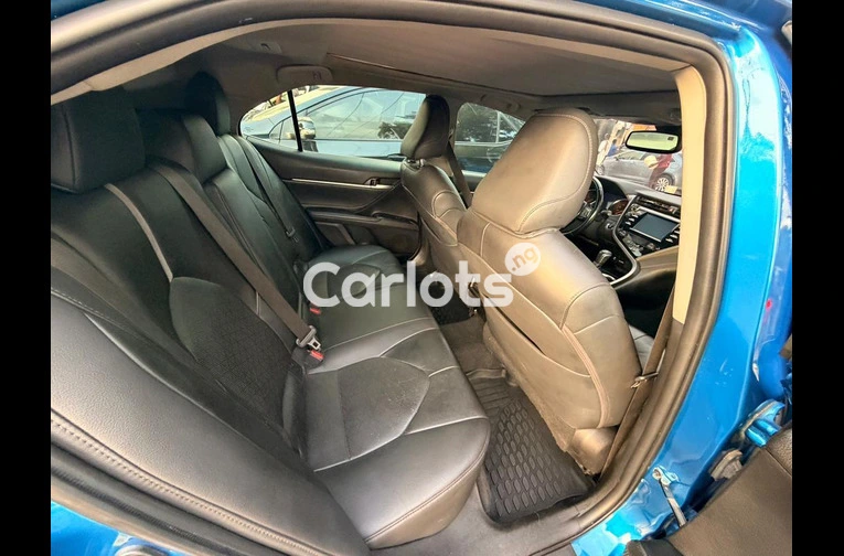 2020 TOYOTA CAMRY XSE - 5/7