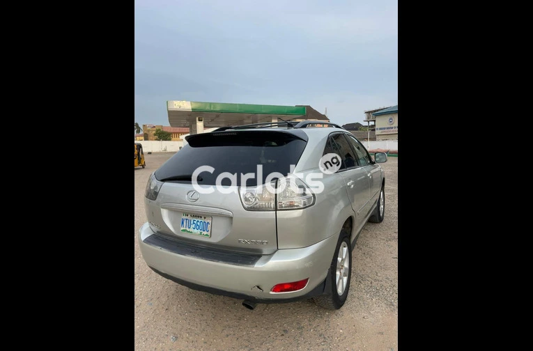 Clean 2005 Lexus Rx 330 - 3/7