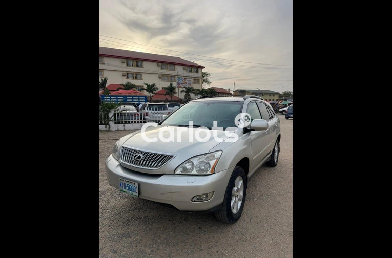 Clean 2005 Lexus Rx 330 - 4/7
