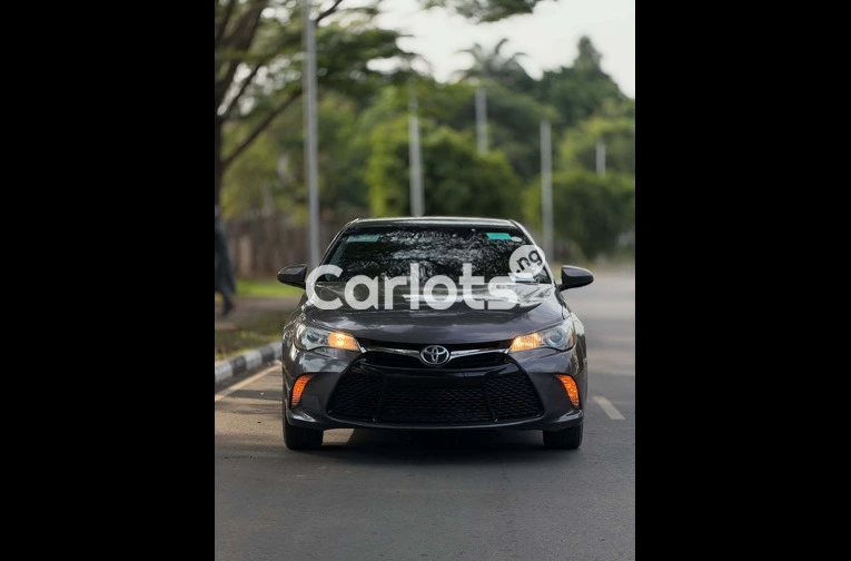 2017 TOYOTA CAMRY - 2/7