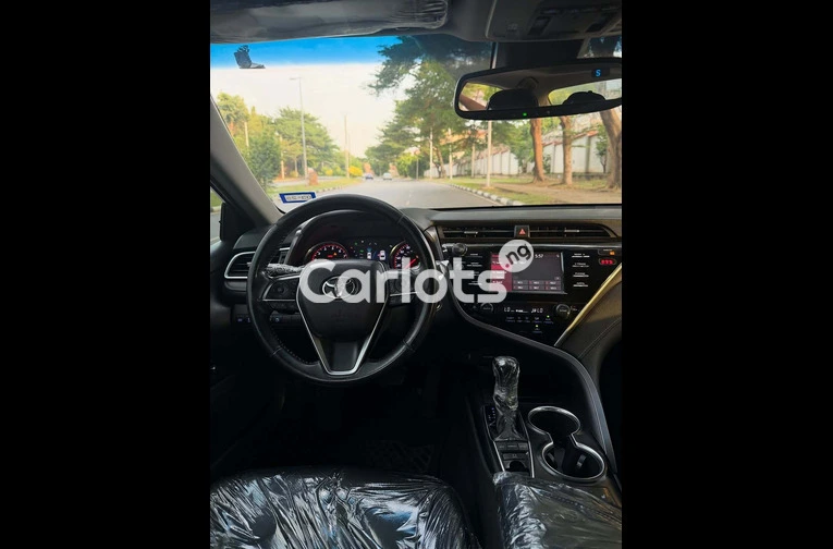 2018 TOYOTA CAMRY XSE - 4/7