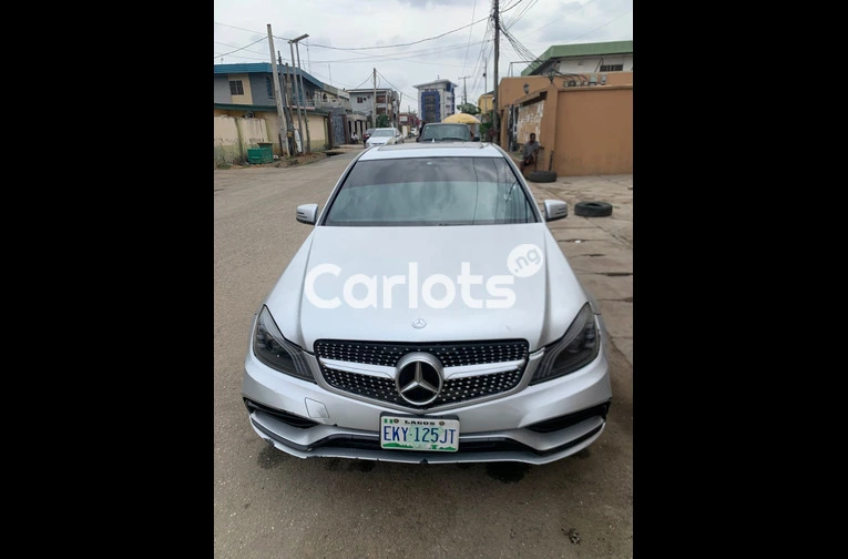 Nigerian Used 2014 Mercedes-Benz C 350 Sport 4dr Sedan for sale in Yaba, Lagos - thumbnail 4