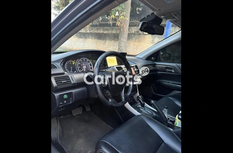 Nigerian Used 2016 KEYLESS HONDA ACCORD V6 for sale in Kaduna - photo 2 of 4