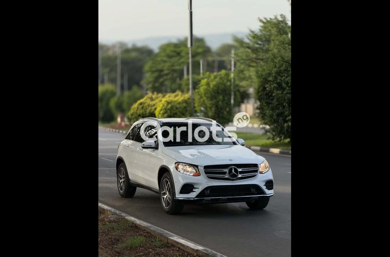 2016 Mercedes GLC 300 for sale in Asokoro, FCT - photo 3 of 7
