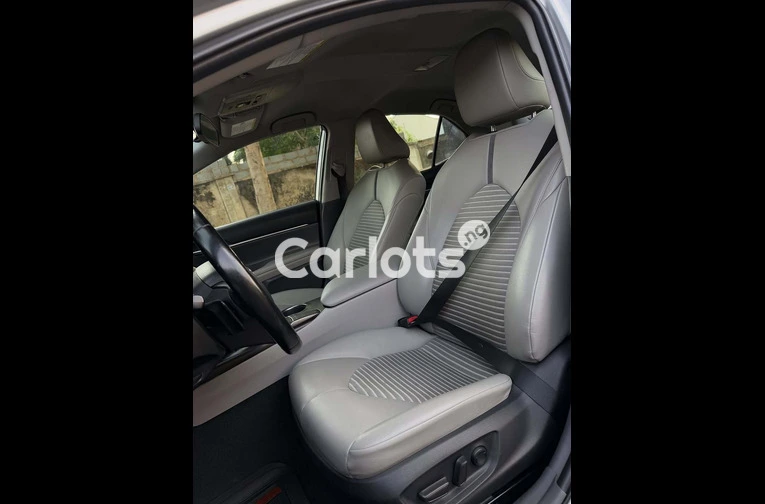 2022 TOYOTA CAMRY SE - 6/7