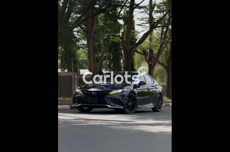 Clean 2021 Toyota Camry AWD for sale in Asokoro, FCT - photo 1 of 7