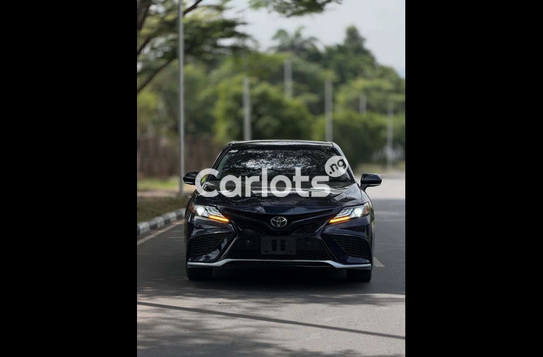 Clean 2021 Toyota Camry AWD for sale in Asokoro, FCT - photo 2 of 7