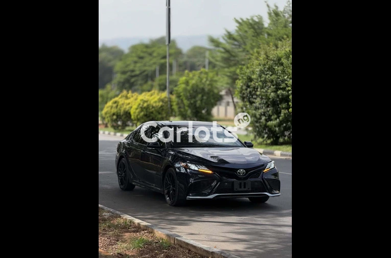 Clean 2021 Toyota Camry AWD for sale in Asokoro, FCT - thumbnail 3