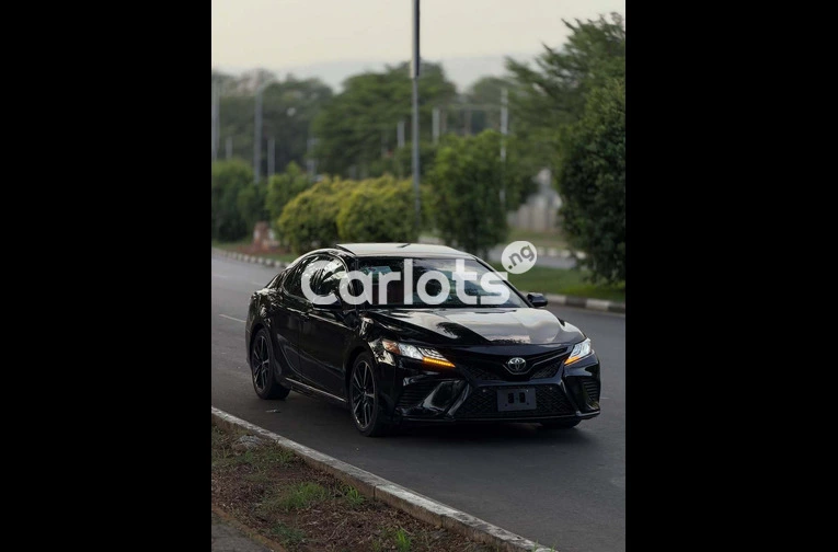 Foreign Used 2018 Toyota Camry XSE for sale in Asokoro, FCT - photo 3 of 7