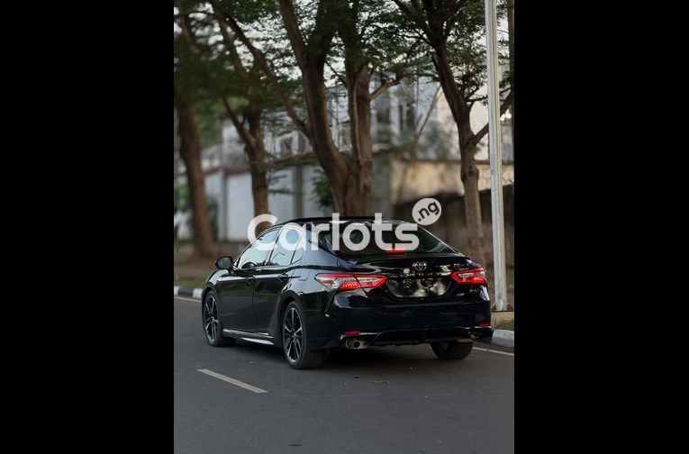 Foreign Used 2018 Toyota Camry XSE for sale in Asokoro, FCT - thumbnail 7
