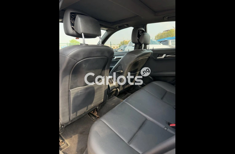 Foreign Used 2012 Mercedes Benz C350 for sale in Abuja, FCT - photo 2 of 6