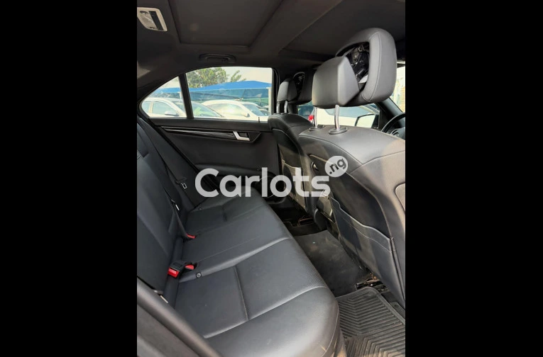 Foreign Used 2012 Mercedes Benz C350 for sale in Abuja, FCT - photo 3 of 6