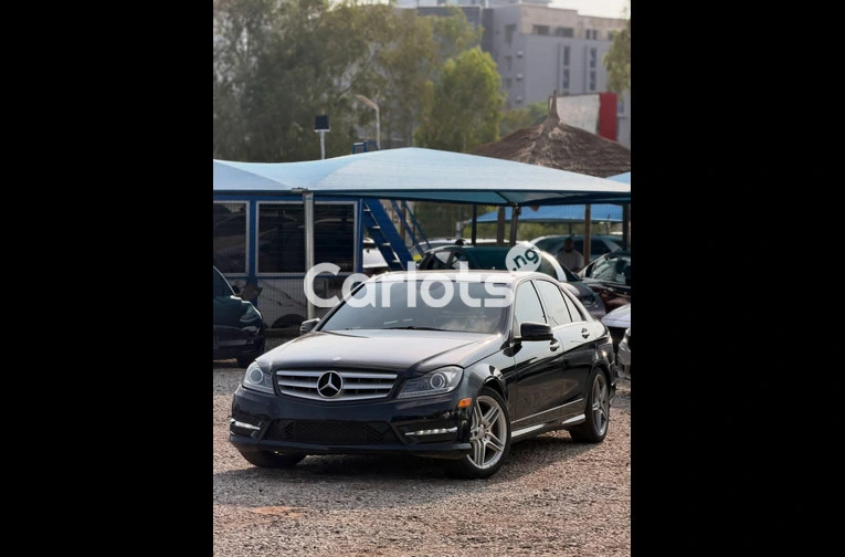 Foreign Used 2012 Mercedes Benz C350 for sale in Abuja, FCT - photo 5 of 6