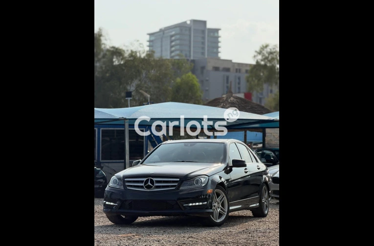 Foreign Used 2012 Mercedes Benz C350 for sale in Abuja, FCT - thumbnail 6