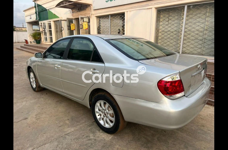 Toyota Camry 2006