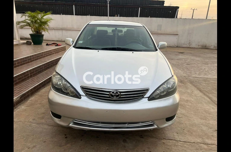 Nigerian Used Toyota Camry 2006 for sale in Lagos - photo 2 of 6