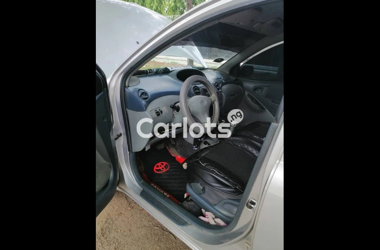Nigerian Used 2006 Toyota Yaris for sale in Abuja, FCT - photo 3 of 5