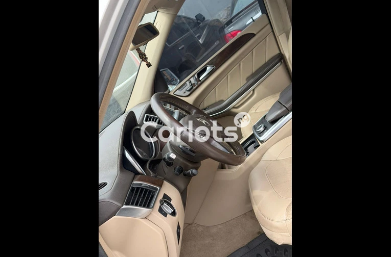 FOREIGN USED 2014 MERCEDES BENZ GL450 4MATIC FULL OPTION - 2/7