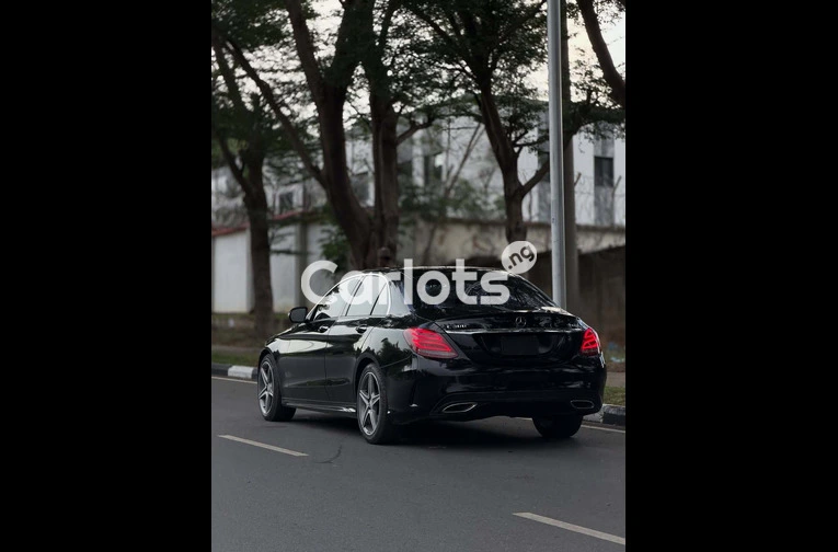 Foreign Used 2015 MERCEDES-BENZ C300 for sale in Asokoro, FCT - thumbnail 7
