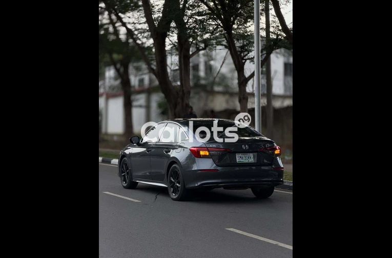 Foreign Used Sharp 2021 HONDA CIVIC for sale in Asokoro, FCT - photo 7 of 7