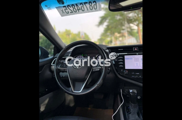 Foreign Used 2018 TOYOTA CAMRY XLE for sale in Asokoro, FCT - photo 4 of 7