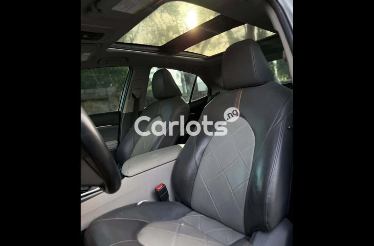 Foreign Used 2018 TOYOTA CAMRY XLE for sale in Asokoro, FCT - photo 6 of 7