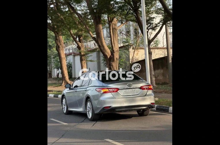 Foreign Used 2018 TOYOTA CAMRY XLE - 7/7