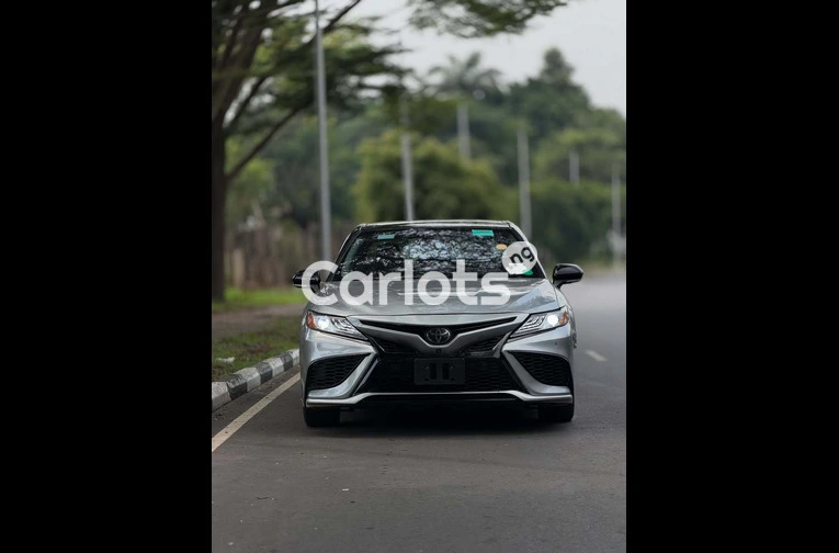 Clean 2021 TOYOTA CAMRY XSE Foreign Used for sale in Asokoro, FCT - thumbnail 2