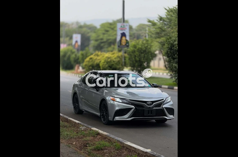 Clean 2021 TOYOTA CAMRY XSE Foreign Used for sale in Asokoro, FCT - thumbnail 3