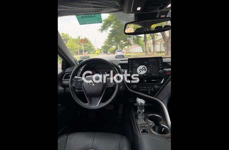 Clean 2021 TOYOTA CAMRY XSE Foreign Used for sale in Asokoro, FCT - thumbnail 4