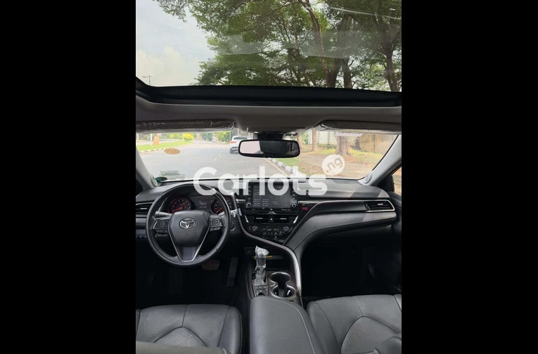 Clean 2021 TOYOTA CAMRY XSE Foreign Used for sale in Asokoro, FCT - photo 5 of 7