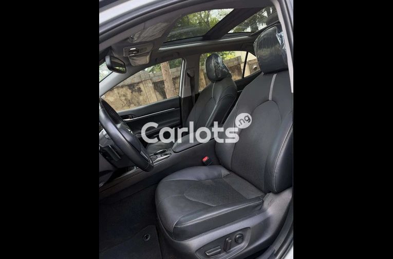 Clean 2021 TOYOTA CAMRY XSE Foreign Used for sale in Asokoro, FCT - photo 6 of 7