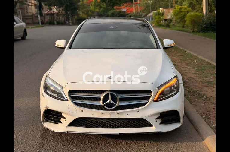 Nigerian Used 2016 MERCEDES BENZ C300 for sale in Abuja, FCT - thumbnail 2