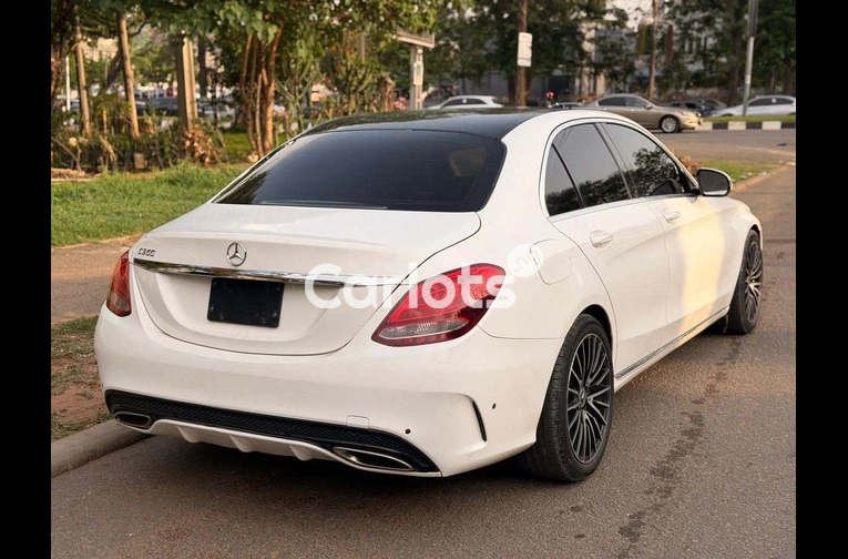 Nigerian Used 2016 MERCEDES BENZ C300 for sale in Abuja, FCT - thumbnail 6