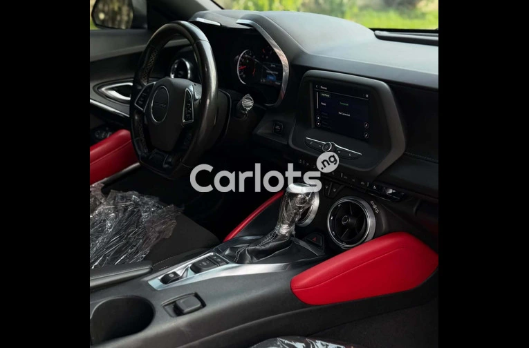 Nigerian Used 2020 CHEVROLET CAMARO RS for sale in Abuja, FCT - thumbnail 4