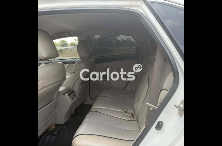 2011 KEYLESS TOYOTA VENZA for sale in Abuja, FCT - photo 5 of 7