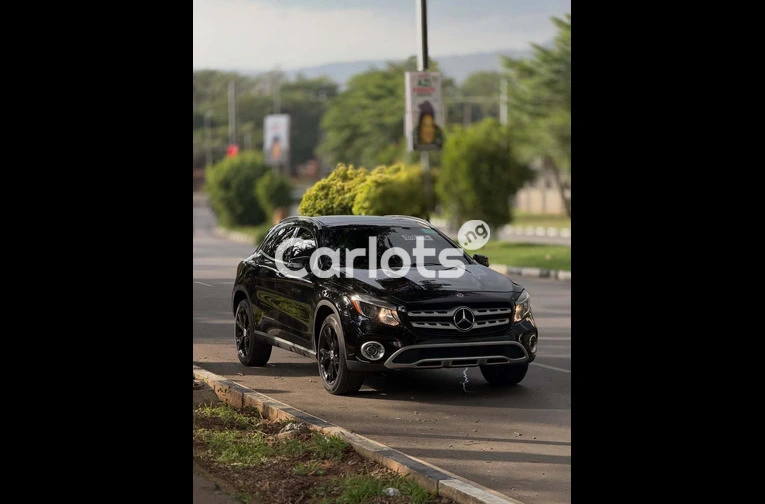 Foreign Used 2018 MERCEDES-BENZ GLA250 for sale in Asokoro, FCT - photo 3 of 7