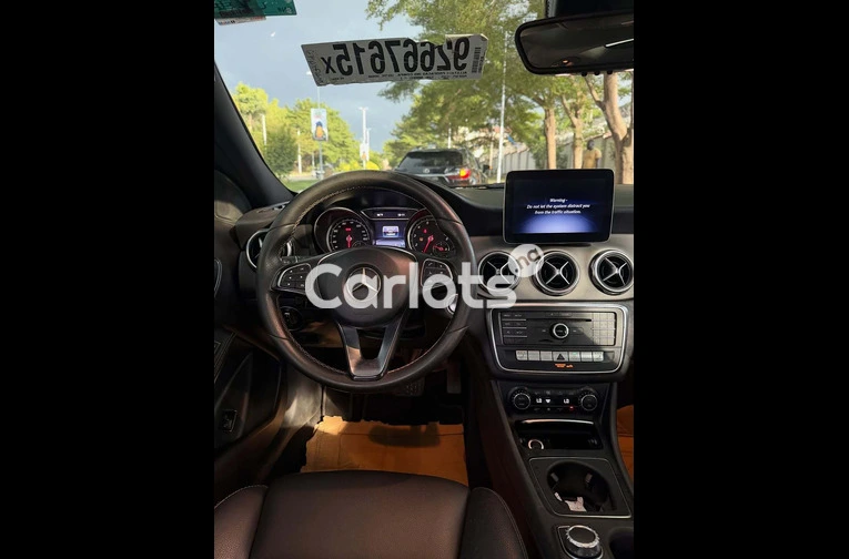 Foreign Used 2018 MERCEDES-BENZ GLA250 for sale in Asokoro, FCT - thumbnail 4