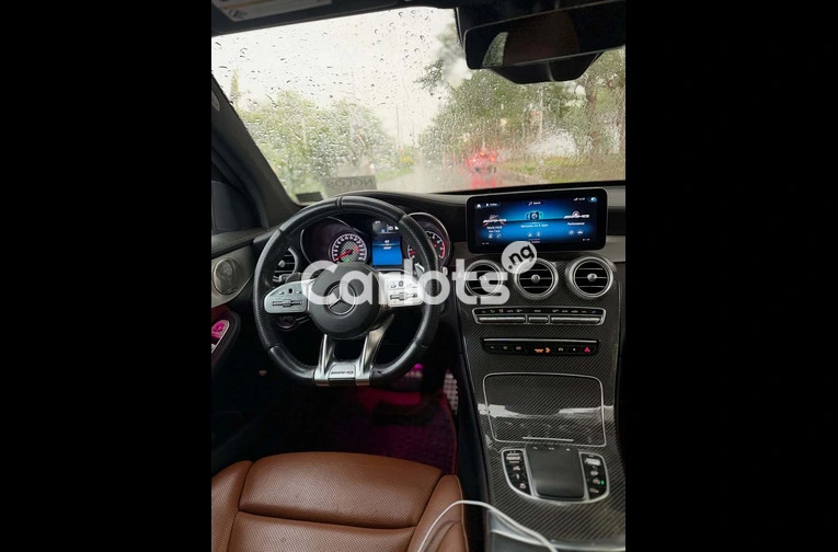 Clean 2017 MERCEDES-BENZ GLC300 - 4/7