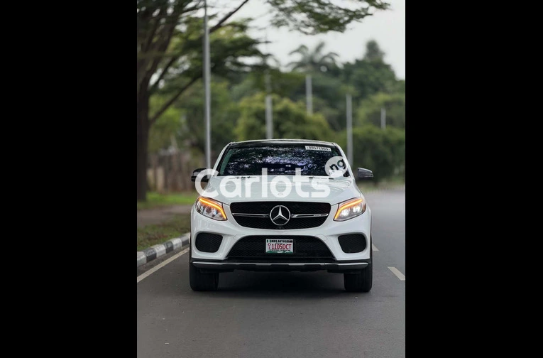 Clean 2017 MERCEDES-BENZ GLE43 COUPE - 2/7